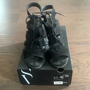 Simply Vera Vera Wang black Iman sandals size 8.5